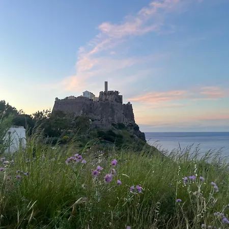 Casa Vista Castello Сasa de vacaciones Capraia